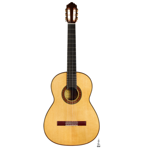 The front of a 2023 German Vazquez Rubio "Classic Estudio" classical guitar made of spruce and Palo Escrito.