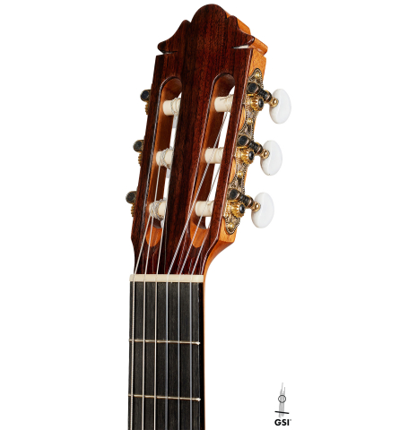 The headstock of a 2024 German Vazquez Rubio "Classic Estudio" classical guitar made of spruce and Palo Escrito.