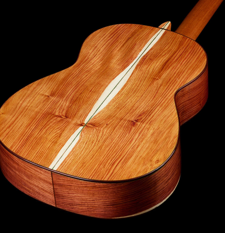 The back and sides of a 2025 German Vazquez Rubio "Classic Estudio" classical guitar made of spruce and Palo Escrito.