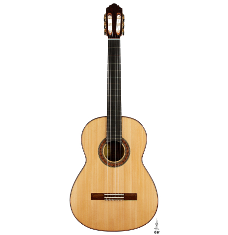 The front of a 2025 German Vazquez Rubio "Classic Estudio" classical guitar made of spruce and Palo Escrito.