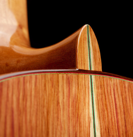 The heel, back binding and purfling of a 2025 German Vazquez Rubio "Classic Estudio 48" classical guitar made of spruce and palo escrito