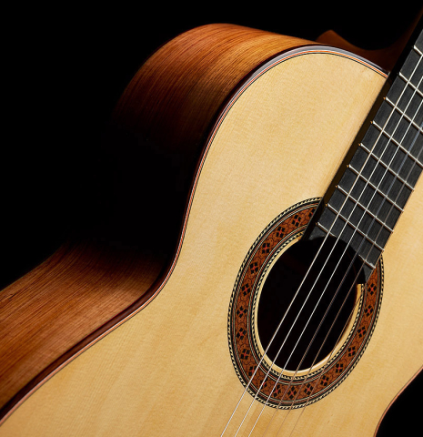 The soundboard and side of a 2025 German Vazquez Rubio "Classic Estudio 48" classical guitar made of spruce and palo escrito