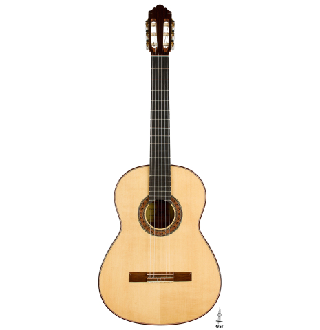 The front of a 2025 German Vazquez Rubio "Classic Estudio" classical guitar made of spruce and Palo Escrito.