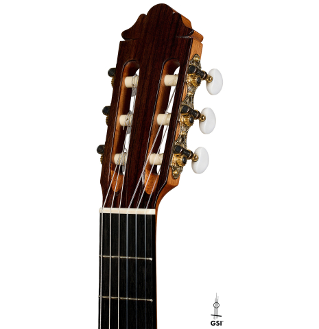 The headstock of a 2025 German Vazquez Rubio "Classic Estudio" classical guitar made of spruce and Palo Escrito.