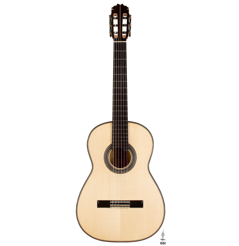 This is the spruce front of a 2023 German Vazquez Rubio "Concert 635" classical guitar on a white background.