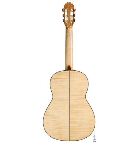 The back of a 2026 German Vazquez Rubio "Concert 635" classical guitar made of spruce and maple