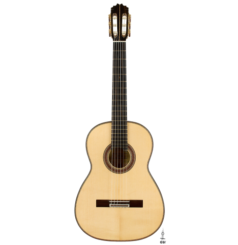 The front of a 2026 German Vazquez Rubio "Concert 635" classical guitar made of spruce and maple