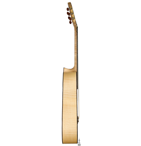 The side of a 2026 German Vazquez Rubio "Concert 635" classical guitar made of spruce and maple