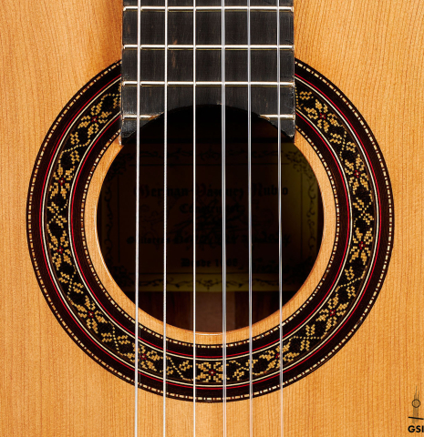 The rosette of a 2024 German Vazquez Rubio "Divina" classical guitar made of cedar and palo escrito