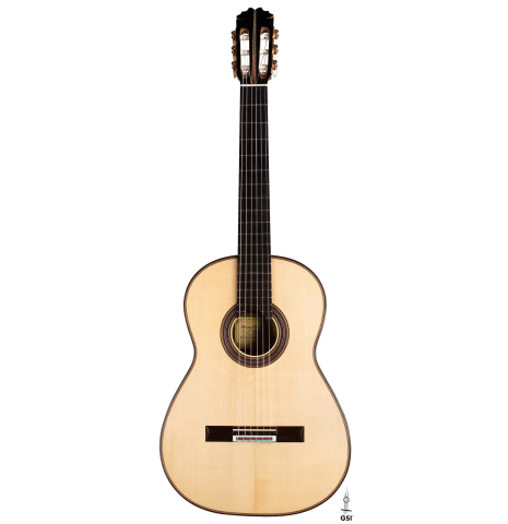 The front of a 2021 German Vazquez Rubio "Concert 635" classical guitar made of spruce and ziricote