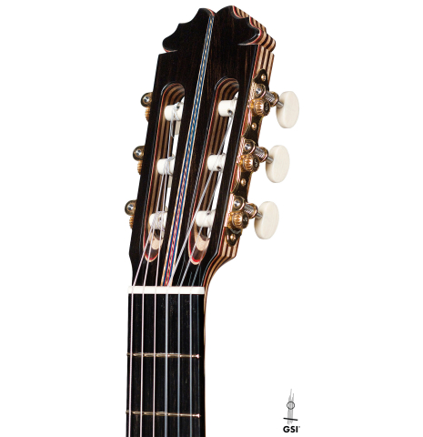 The headstock of a 2021 German Vazquez Rubio "Concert 635" classical guitar made of spruce and ziricote