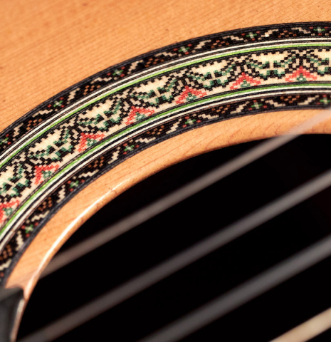 The rosette of a 2022 German Vazquez Rubio "Divina" classical guitar made of cedar and kingswood