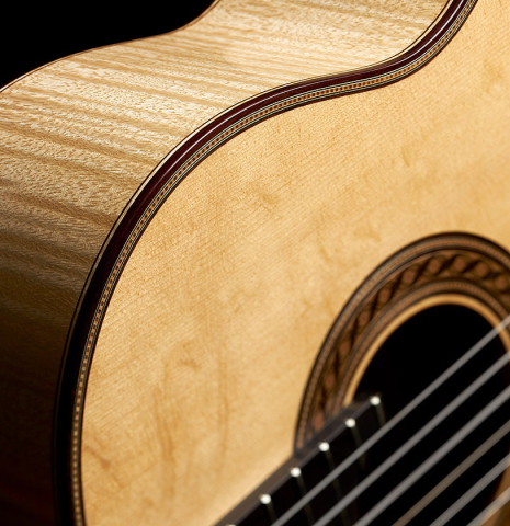 The soundboard and side of a 2012 German Vazquez Rubio "Torres" made of spruce and maple