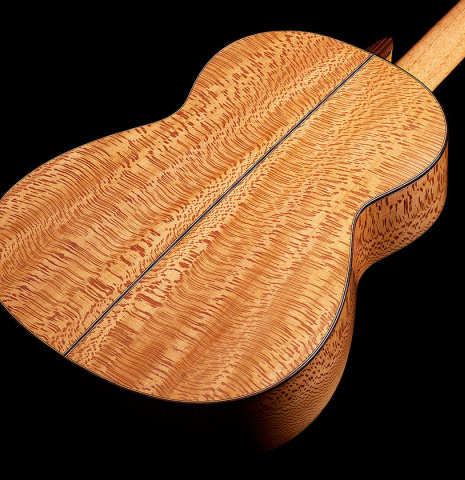 Back and sides of a 2024 German Vazquez Rubio "Solista" classical guitar made of spruce and Brazilian lacewood