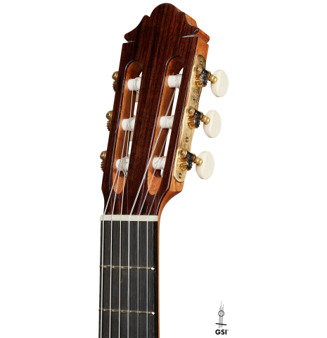 The headstock of a 2024 German Vazquez Rubio "Solista" classical guitar made of spruce and Brazilian lacewood