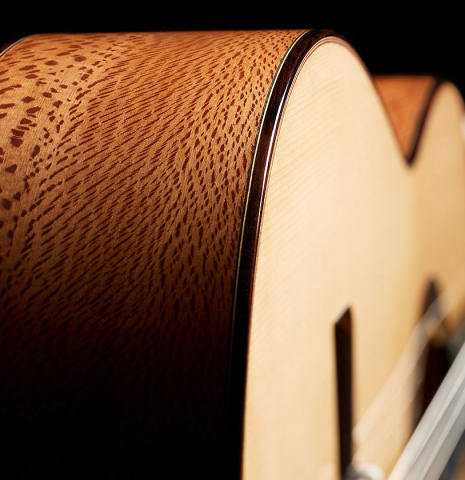 The top and sides of a 2024 German Vazquez Rubio "Solista" classical guitar made of spruce and Brazilian lacewood