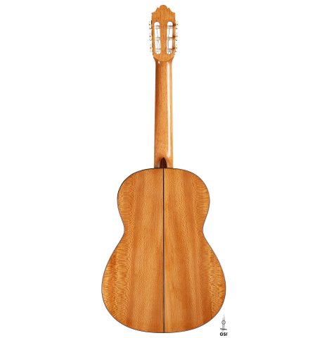 The back of a 2024 German Vazquez Rubio "Solista" classical guitar made of spruce and Brazilian lacewood