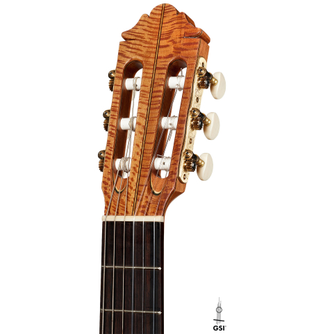 The headstock of a 2024 German Vazquez Rubio "Solista" classical guitar made of spruce and Brazilian lacewood