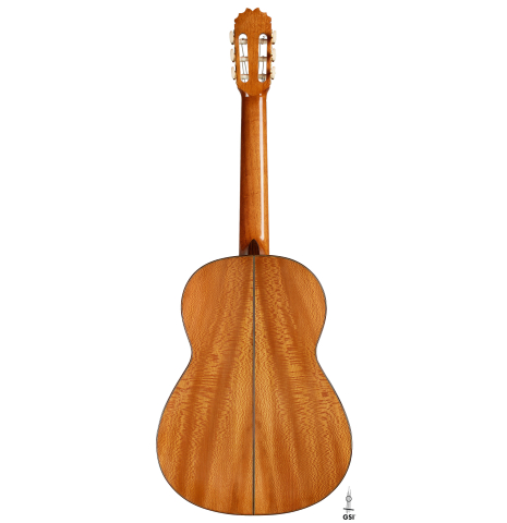 The back of a 2025 German Vazquez Rubio "Solista" classical guitar made of spruce and Brazilian lacewood