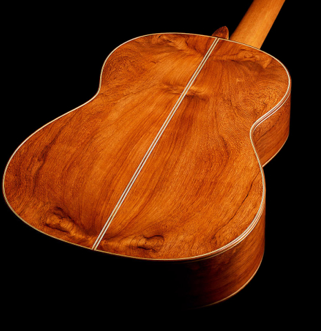 The back and sides of a 2024 German Vazquez Rubio "Custom Elite" classical guitar made of spruce and CSA rosewood