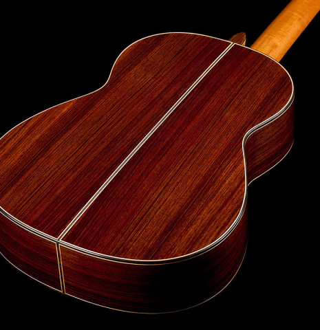 The back and sides of a 2025 German Vazquez Rubio "Solista 640" classical guitar made of spruce and Indian rosewood