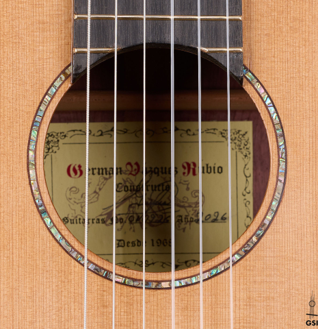 The rosette of a 2026 German Vazquez Rubio "Classic Estudio-SM" classical guitar made of cedar and palo escrito