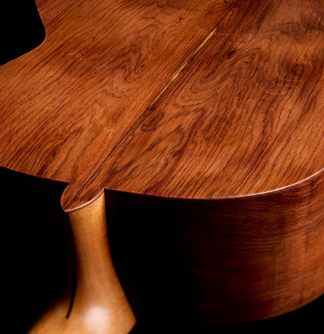 The heel and backing binding of a 2026 German Vazquez Rubio "Classic Estudio-SM" classical guitar made of cedar and palo escrito