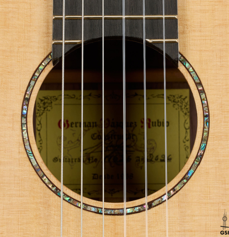 The rosette of a 2026 German Vazquez Rubio "Classic Estudio-SM" classical guitar made of spruce and palo escrito