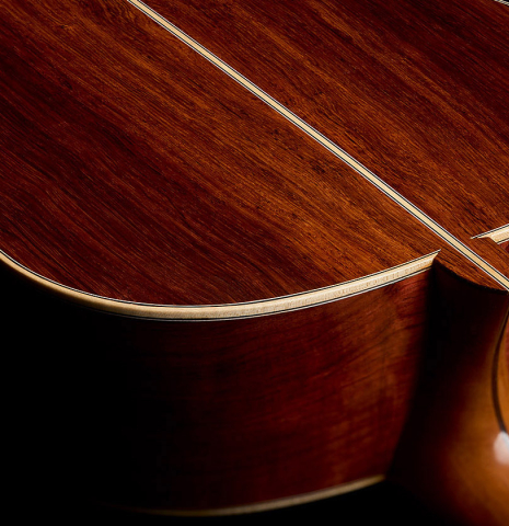 The heel, back binding and purfling of a 2026 German Vazquez Rubio "Hauser" classical guitar made of spruce and palo escrito