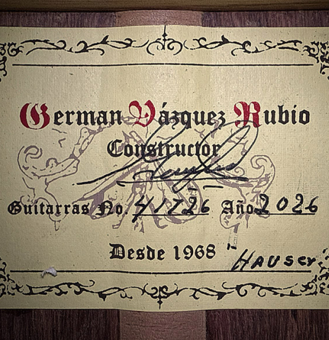 The label of a 2026 German Vazquez Rubio "Hauser" classical guitar made of spruce and palo escrito