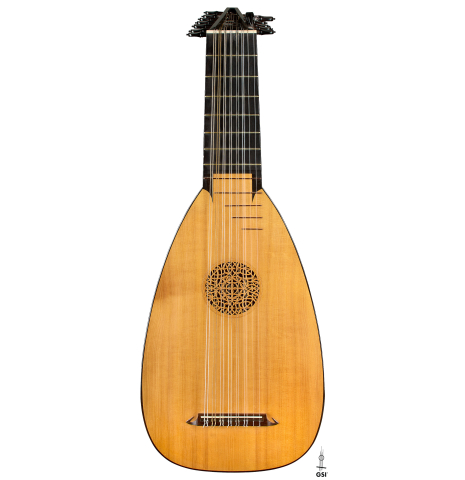 The front of a 1981 David Rubio 9-course lute made of spruce and maple