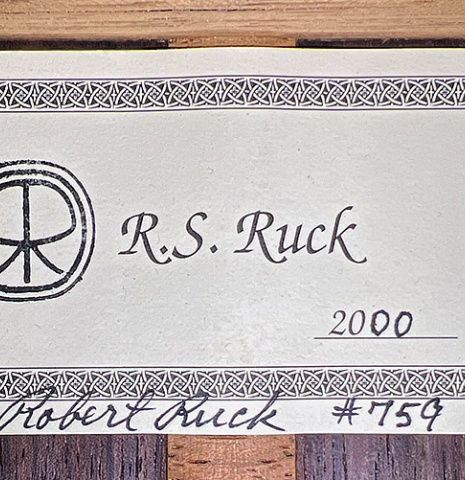 The label of a 2000 Robert Ruck classical guitar made with cedar and Indian rosewood