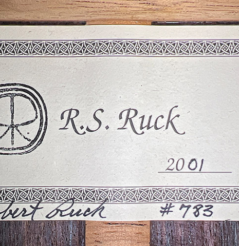 The label of a 2000 Robert Ruck classical guitar made of spruce and Indian rosewood