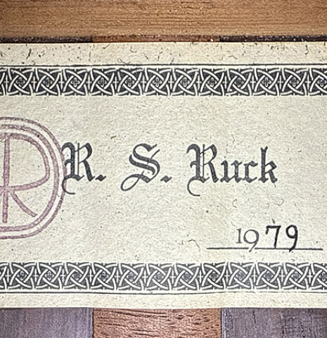 The label of a 1979 Robert Ruck classical guitar made of spruce and CSA rosewood