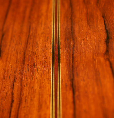 The back center seam of a 2024 Masaki Sakurai "Special" classical guitar made with spruce and African rosewood.