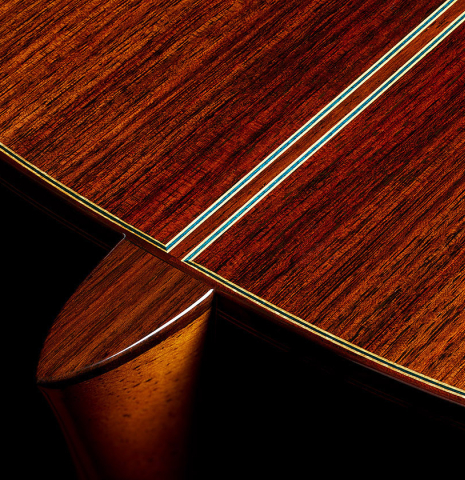 The heel, back binding and purfling of a 2025 Masaki Sakurai "Concert-R" classical guitar made of cedar and Indian rosewood
