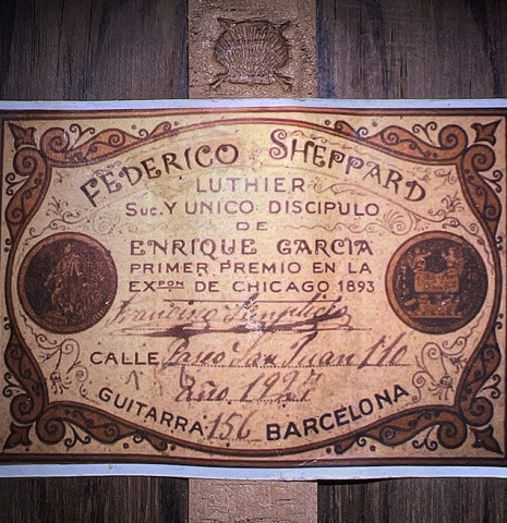 The label of a 2016 Federico Sheppard “Simplicio 1927, ex Barrios” (ex Pavel Steidl) classical guitar made with spruce and CSA rosewood
