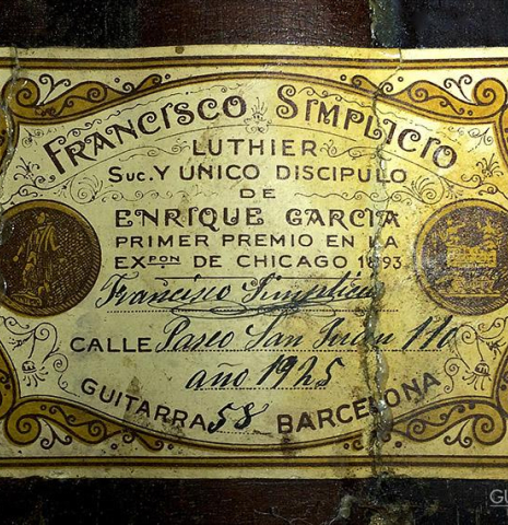 The label of a 1925 Francisco Simplicio made with spruce and CSA rosewood.