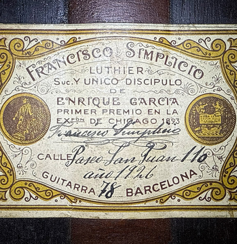 The label of a 1926 Francisco Simplicio classical guitar made of spruce and CSA rosewood