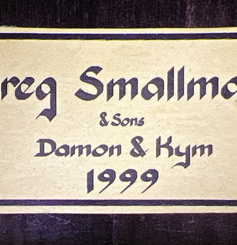 The label of a 1999 Greg Smallman classical guitar made of cedar and CSA rosewood