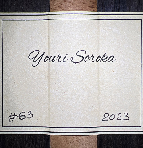 The label of a 2023 Youri Soroka "1924 Santos, ex Segovia" classical guitar made of spruce and Indian rosewood