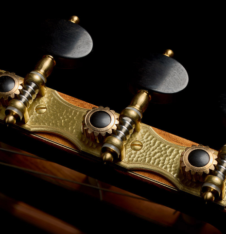 The tuning machines of a 2025 Youri Soroka classical guitar made of spruce and African rosewood