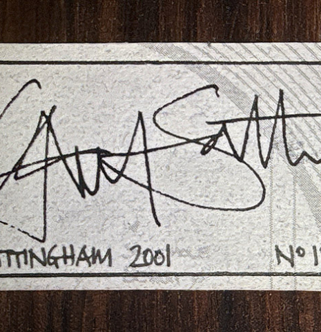 The label of a 2001 Gary Southwell "1940 'Augustine' Hauser, ex-Bream" classical guitar made of spruce and Indian rosewood