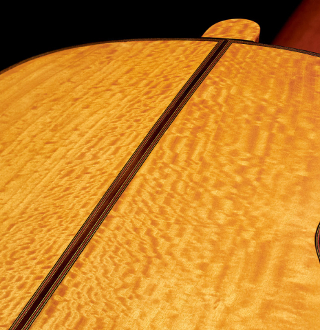 The back and heel of a 2003 Andrea Tacchi &quot;Omaggio a Francisco Simplicio&quot; classical guitar made of spruce and satwinwood