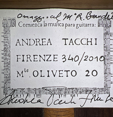 The label of a 2010 Andrea Tacchi "Omaggio a Robert Bouchet" classical guitar made of spruce and CSA rosewood