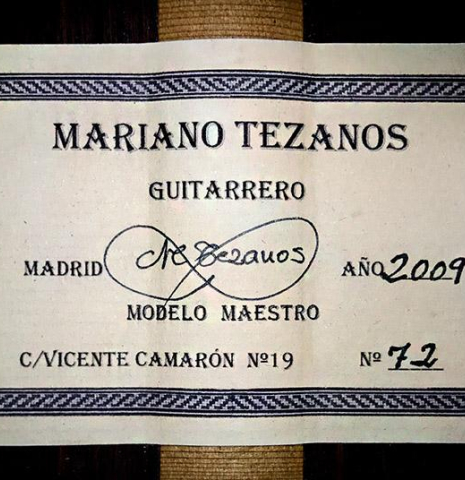 The label of a 2009 Mariano Tezanos "Maestro" classical guitar made with spruce and CSA rosewood