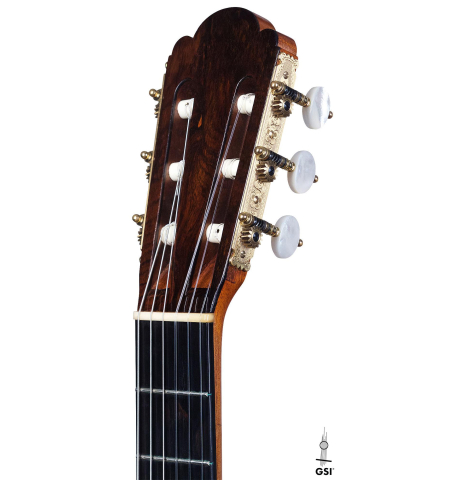 The headstock of an 1868 Antonio de Torres classical guitar with tornavoz, made of spruce and CSA rosewood