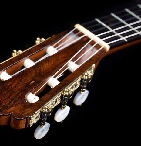 The headstock and tuning machines of an 1868 Antonio de Torres classical guitar with tornavoz, made of spruce and CSA rosewood