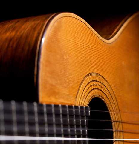 The side and binding of Francisco Tarrega's 1888 Antonio de Torres &quot;SE 114&quot; made of spruce and CSA rosewood