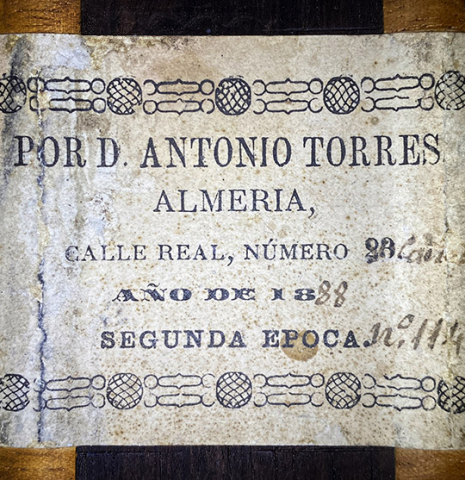 The label of Francisco Tarrega's 1888 Antonio de Torres &quot;SE 114&quot; made of spruce and CSA rosewood